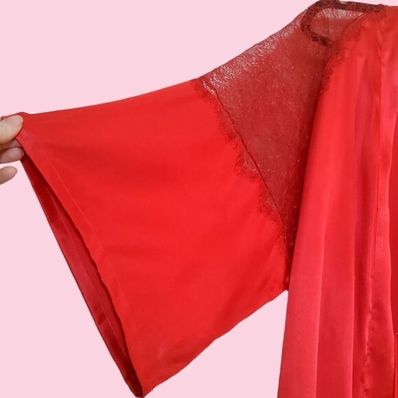 Victoria's Secret Womens Satiny Lacy Red Robe Size Medium - Picture 3 of 15